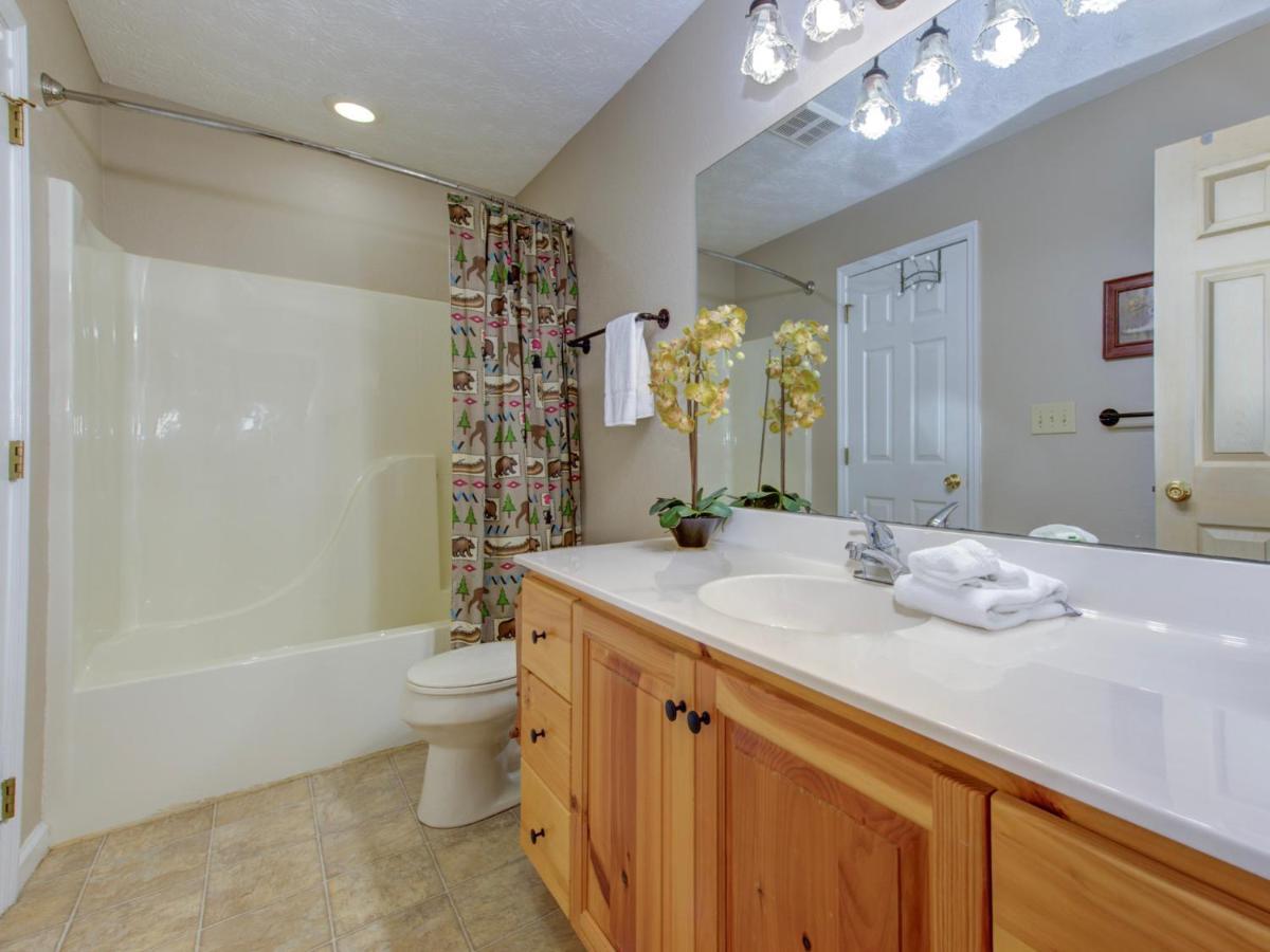 Great Expectations, 3 Bedrooms, Fireplace, Pool Table, Hot Tub, Sleeps 10 Gatlinburg Kültér fotó