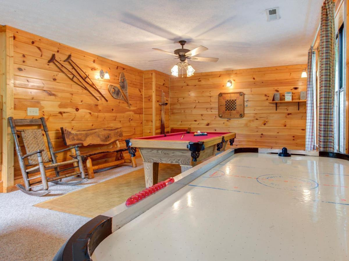 Great Expectations, 3 Bedrooms, Fireplace, Pool Table, Hot Tub, Sleeps 10 Gatlinburg Kültér fotó
